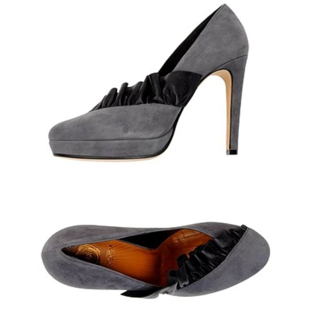 NIB $568 Viktor & Rolf suede pumps.